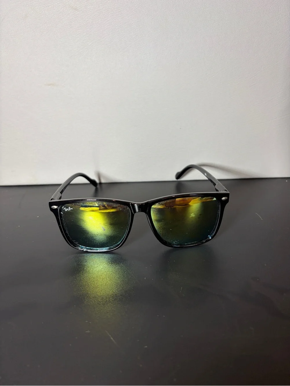 Ray-Ban Wayfarer Men’s Black Frame Sunglasses with Yellow-Green Mirror Lenses